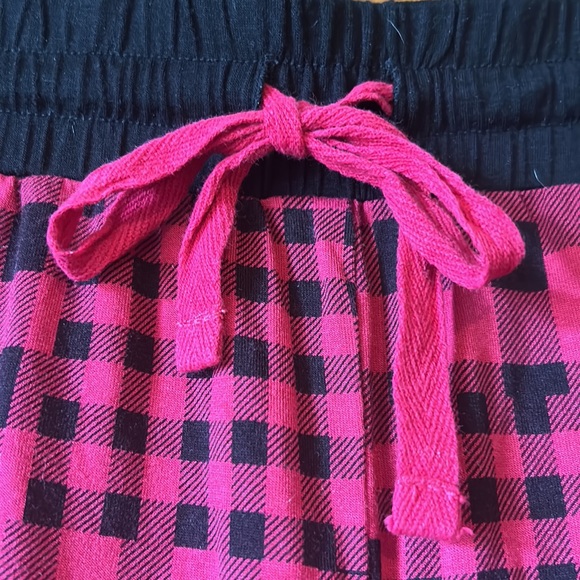 Worn once, soft/lightweight pj shorts are a blend of Viscose+Elastane by Deesse - Picture 6 of 11